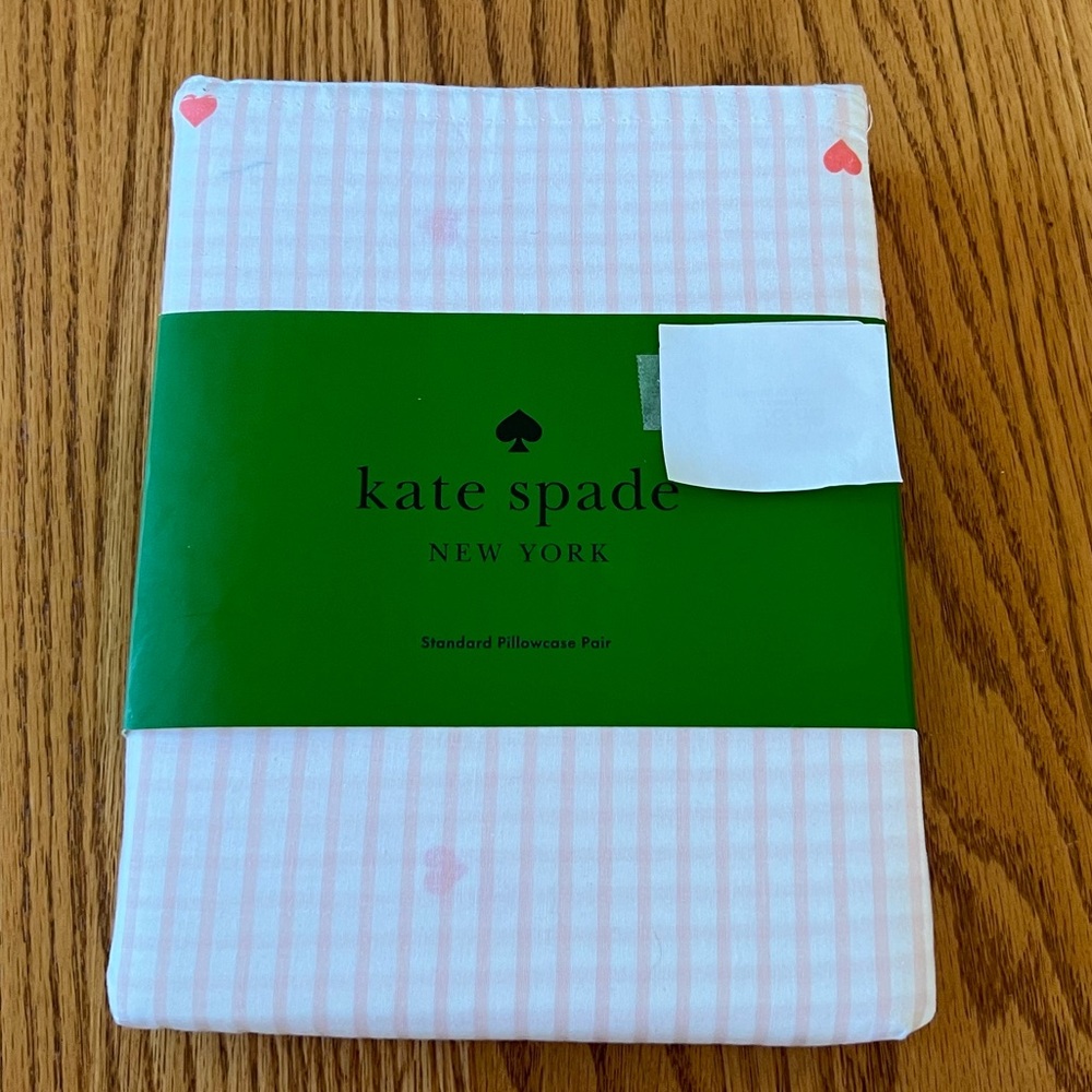 NIP Kate Spade Standard White & Pink Checks with Pink Hearts Pillowcase Pair